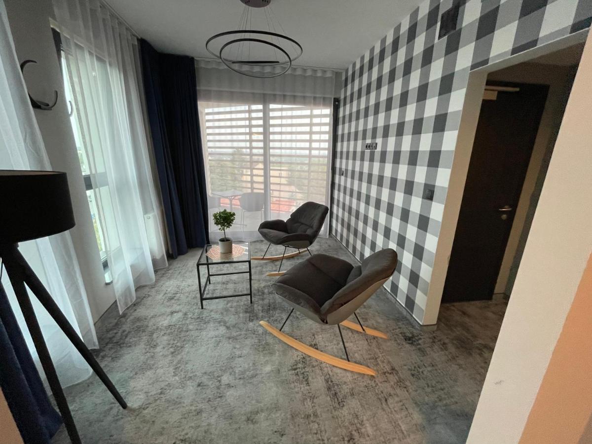 Hotel Sanova Jarosław Extérieur photo