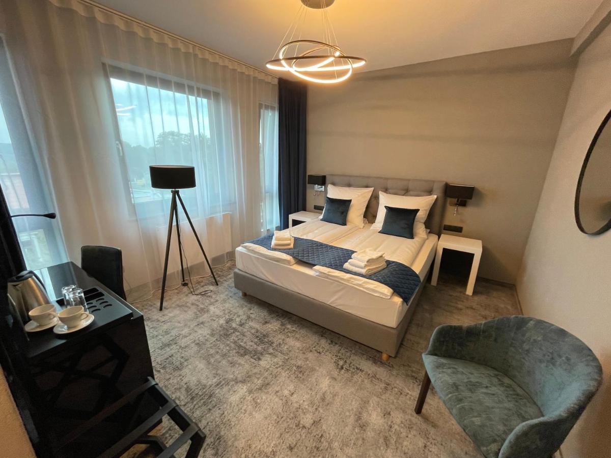 Hotel Sanova Jarosław Extérieur photo