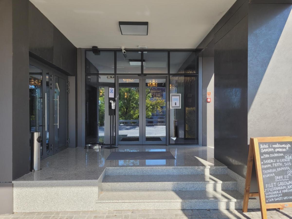 Hotel Sanova Jarosław Extérieur photo