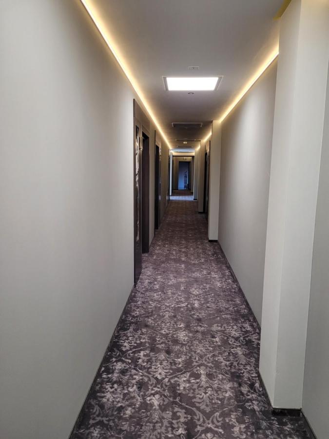 Hotel Sanova Jarosław Extérieur photo