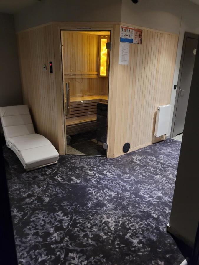 Hotel Sanova Jarosław Extérieur photo