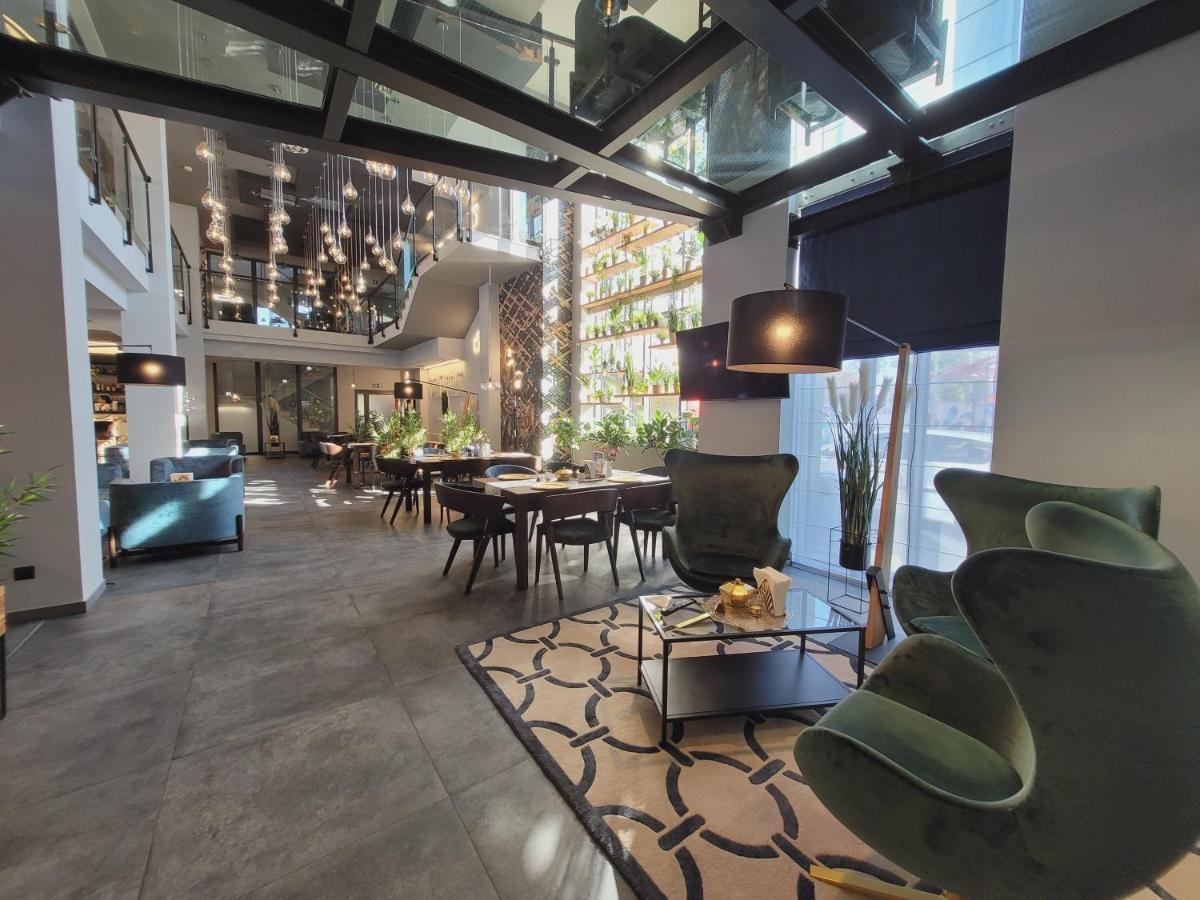 Hotel Sanova Jarosław Extérieur photo