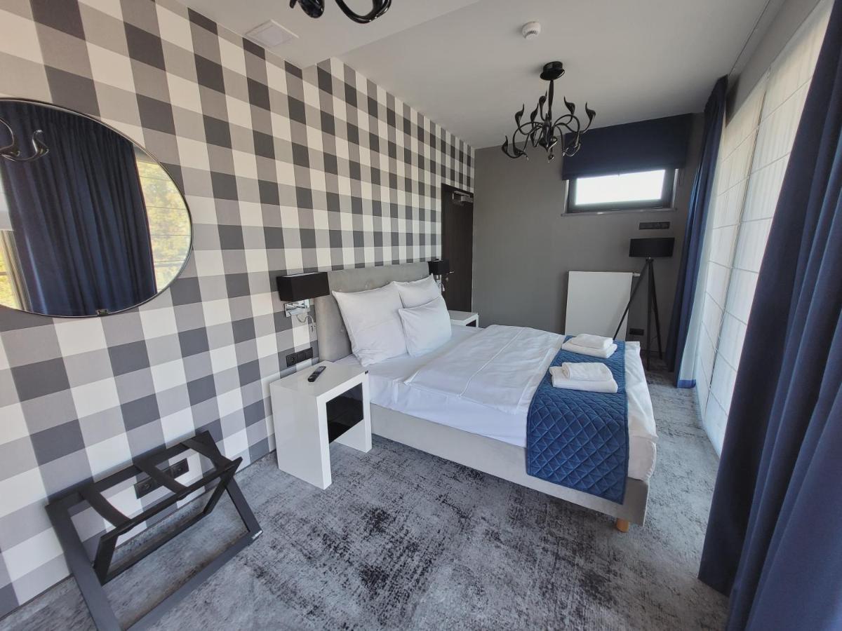 Hotel Sanova Jarosław Extérieur photo