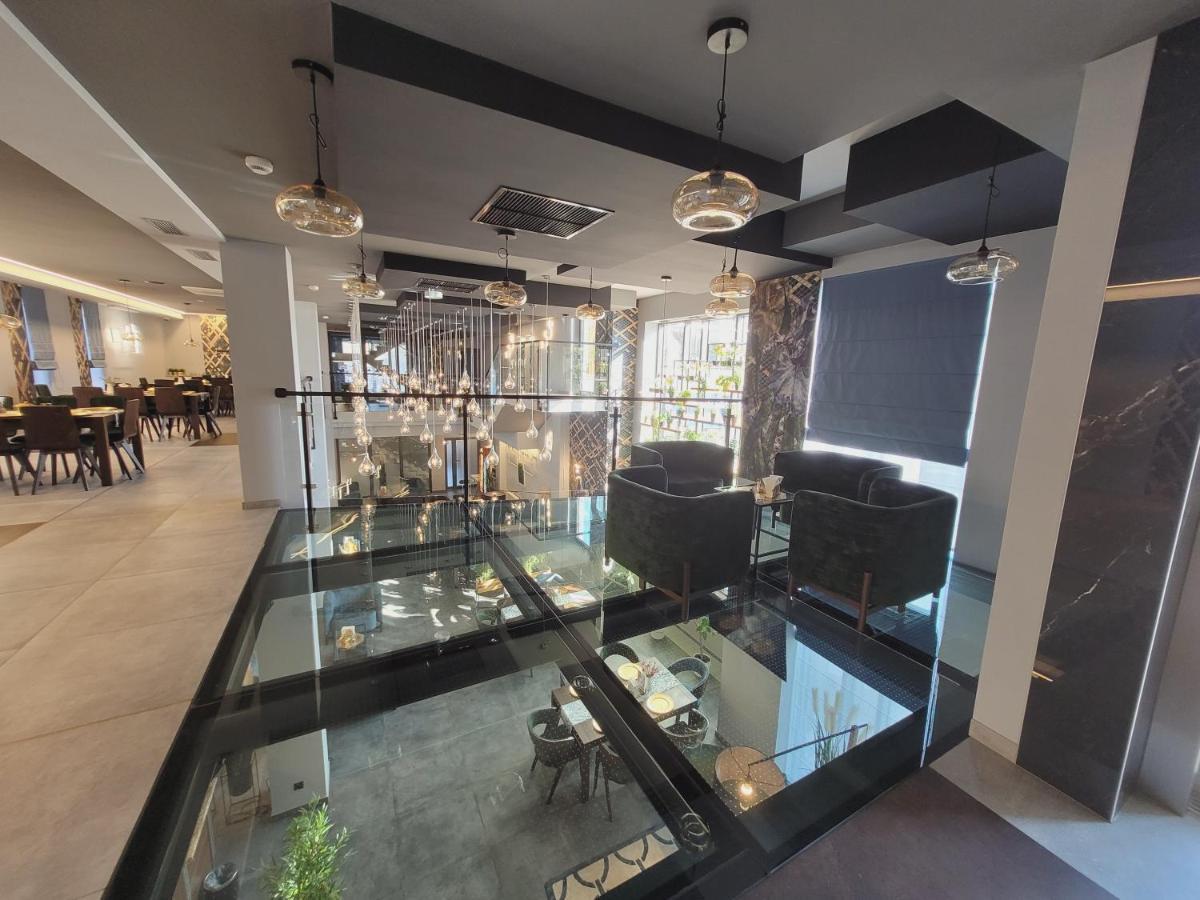 Hotel Sanova Jarosław Extérieur photo