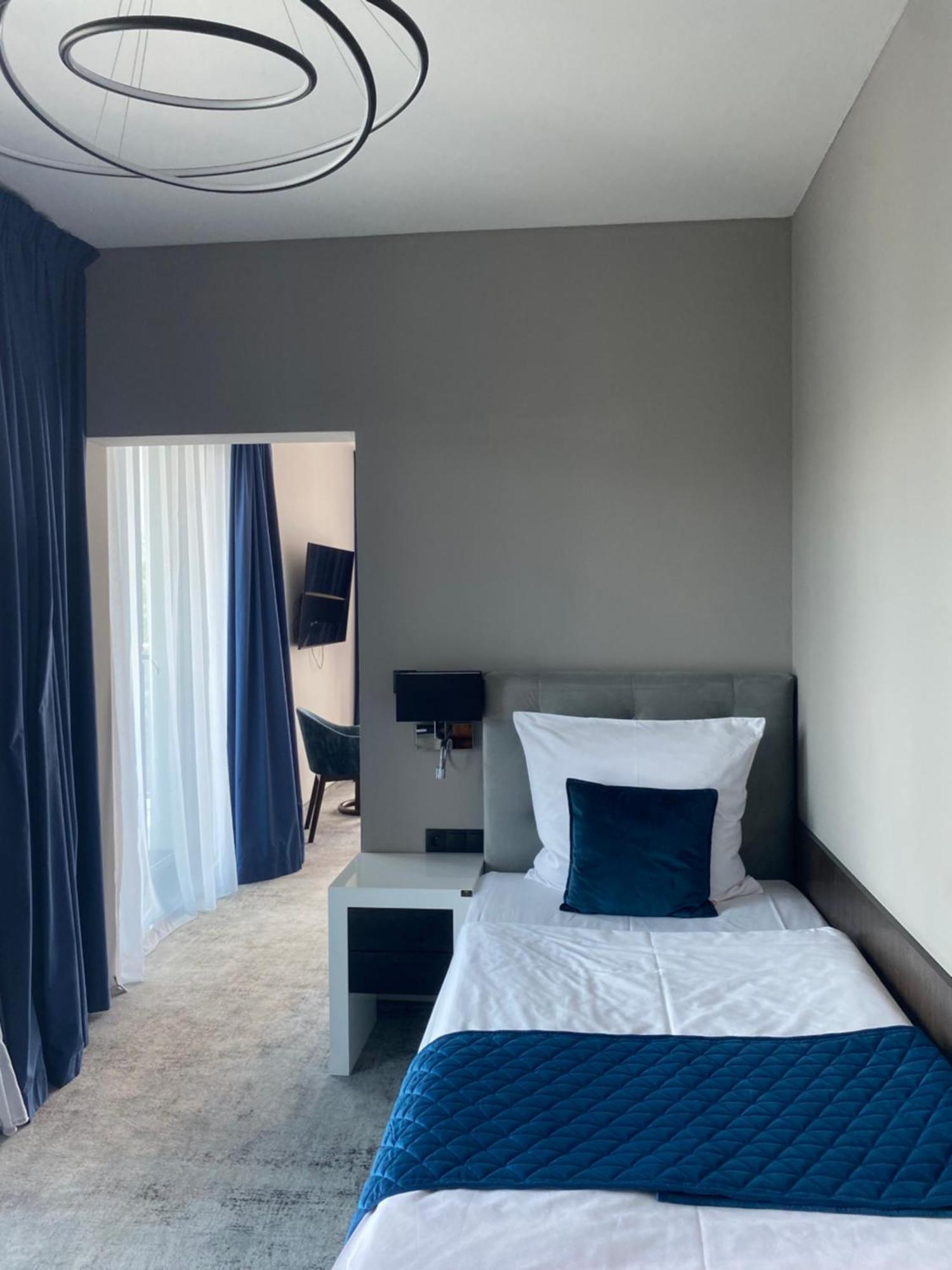 Hotel Sanova Jarosław Extérieur photo