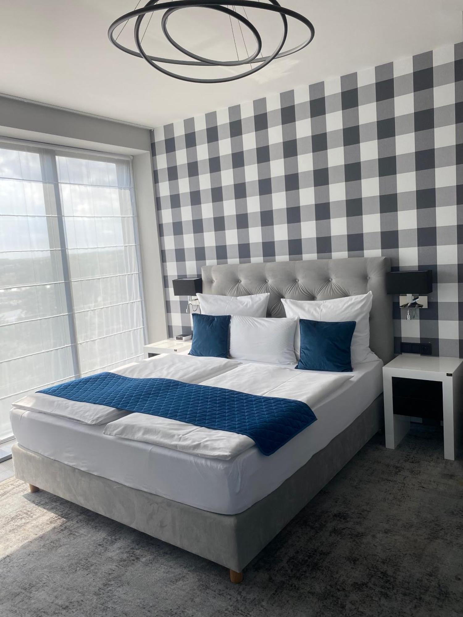 Hotel Sanova Jarosław Extérieur photo