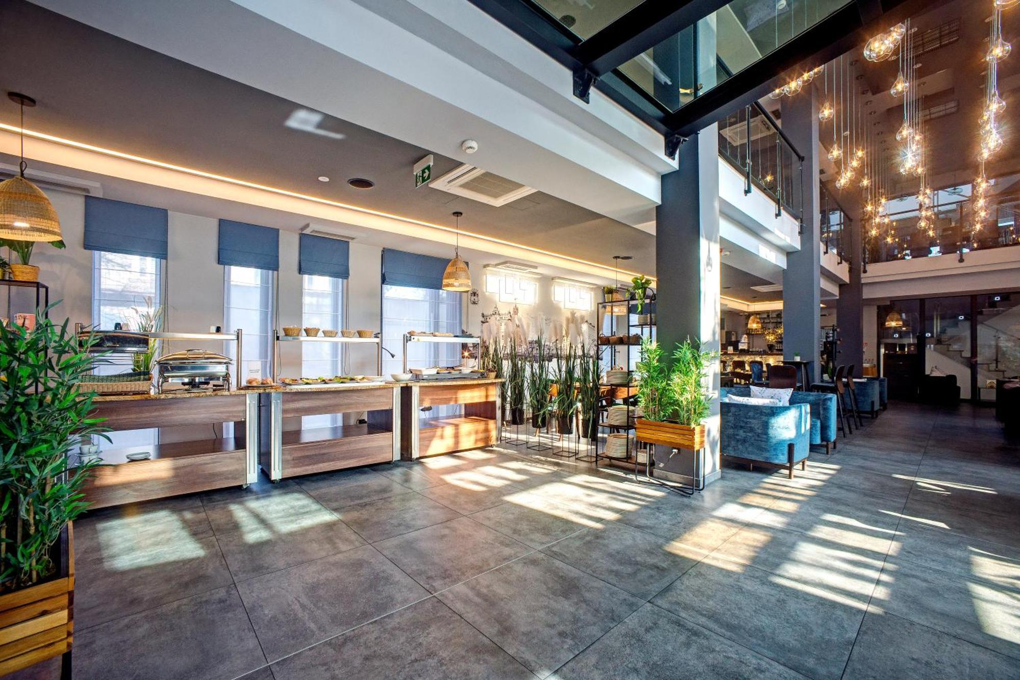 Hotel Sanova Jarosław Extérieur photo