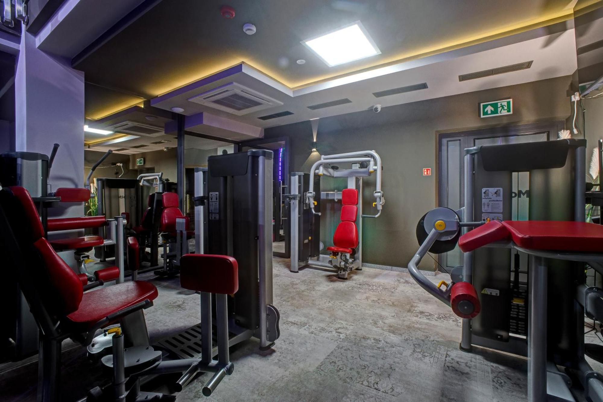 Hotel Sanova Jarosław Extérieur photo