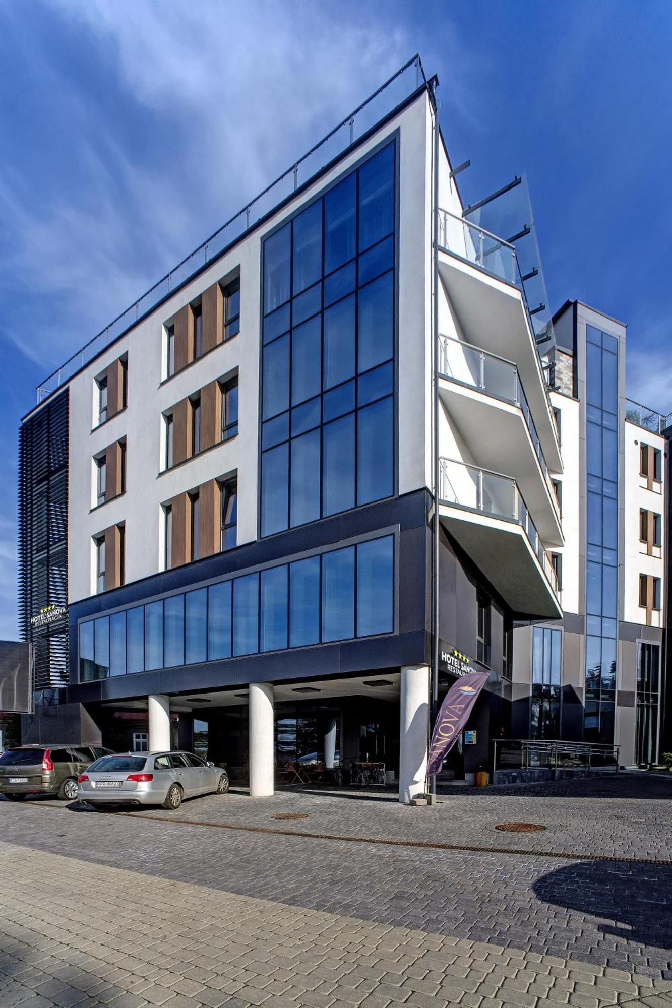 Hotel Sanova Jarosław Extérieur photo