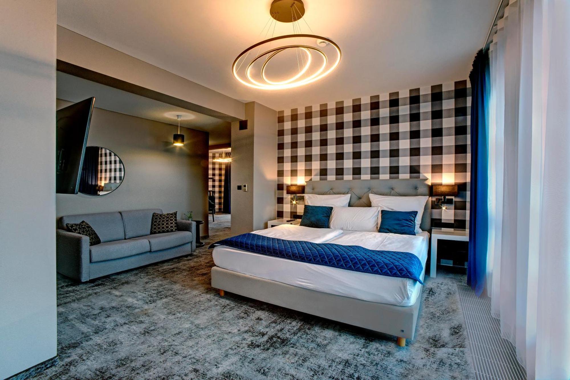 Hotel Sanova Jarosław Extérieur photo